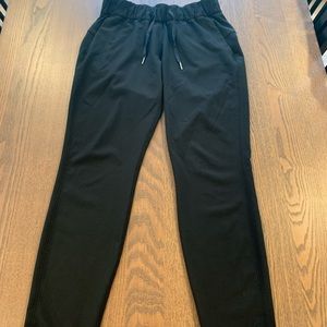 Lululemon size 4 On The Fly pants (woven)